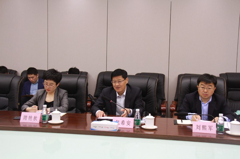 市委書記包希安到成山集團調研并現(xiàn)場辦公 (2).jpg